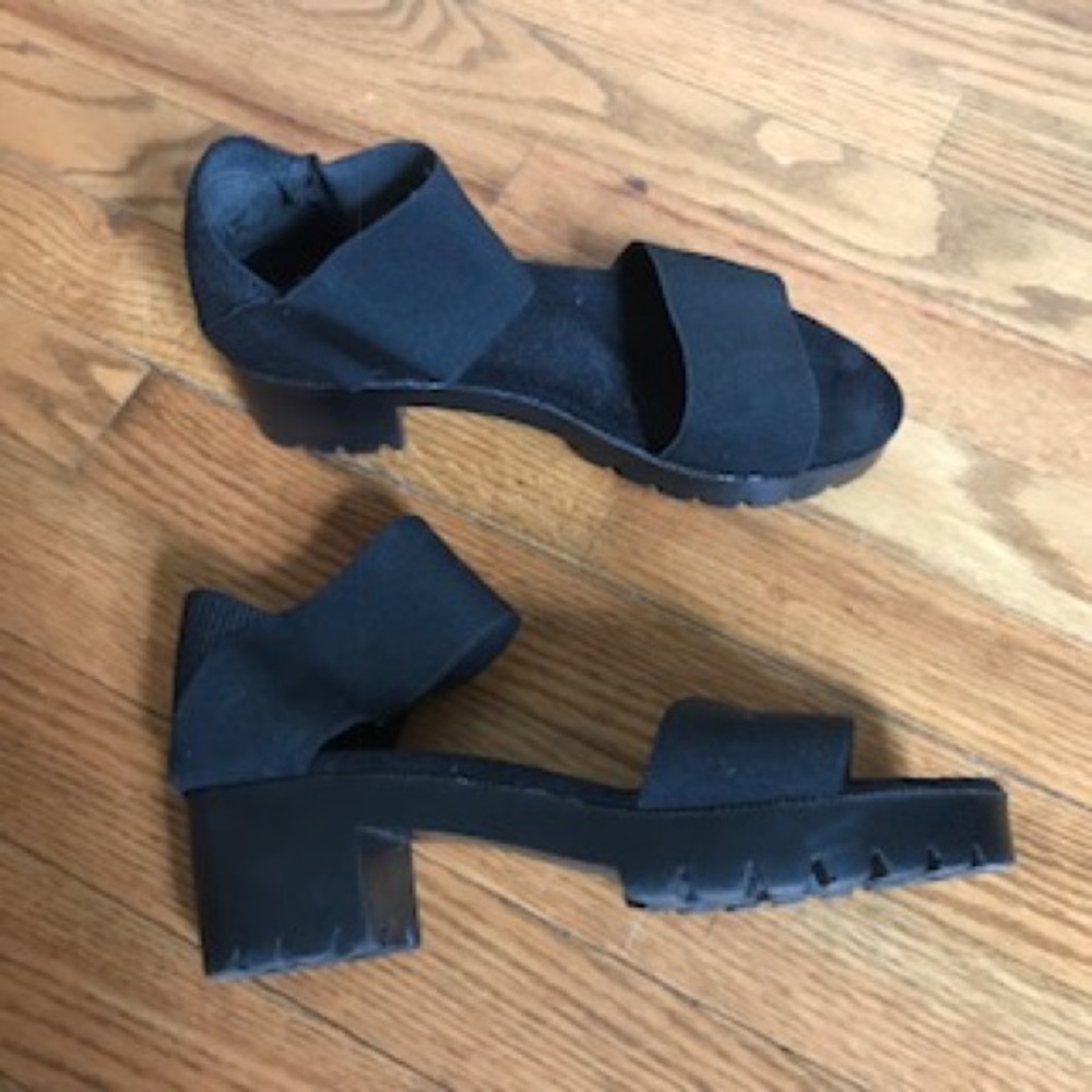 2" Black Platform Sandals with Elastic Ankle Strap